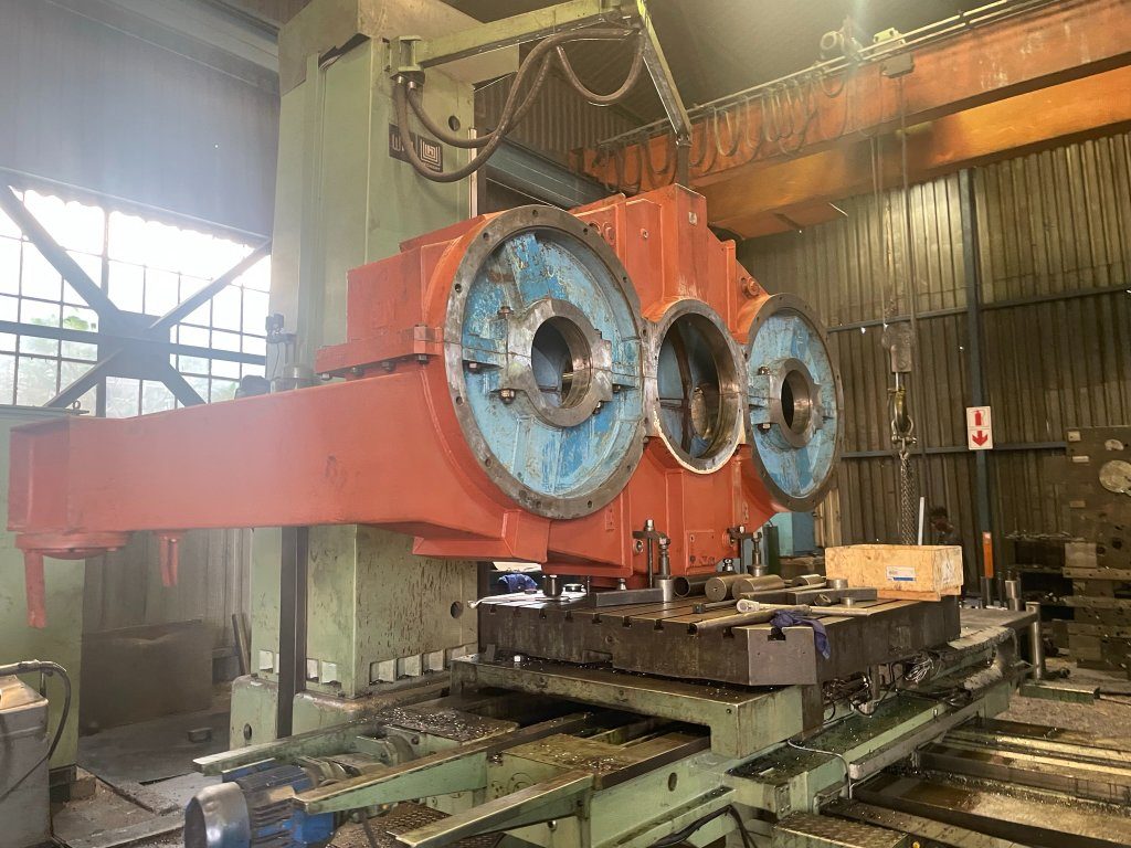 Gearbox casing on the horizontal borer